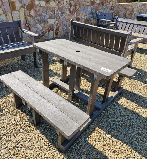 4 Seater Budget Picnic Set. Style B Closed